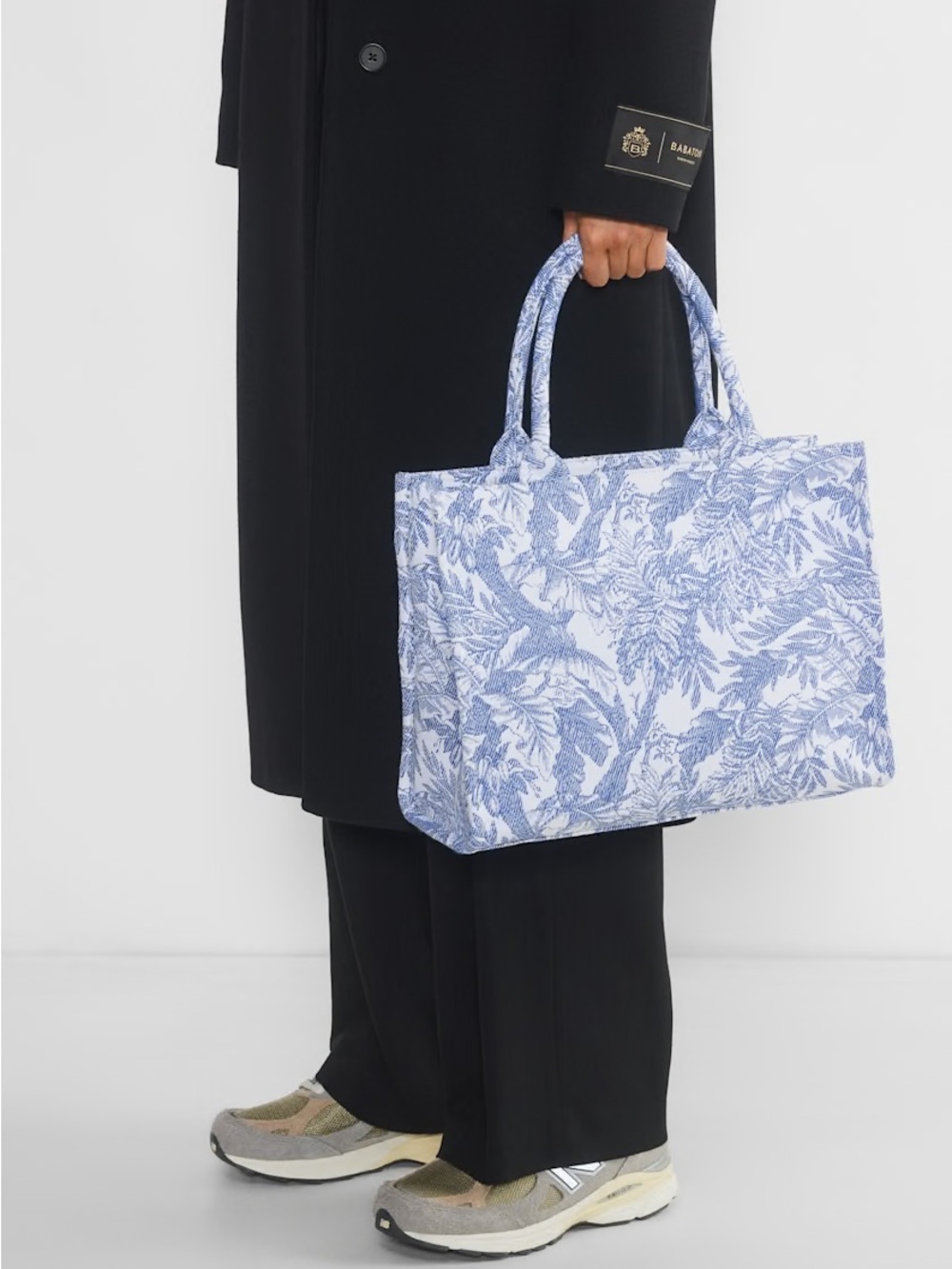 ✨NWT✨ Aritzia Blue and White Toile Botanical Print Canvas Tote